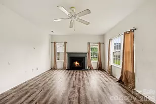 3527 Mallory Taylor Ln, Charlotte, NC 28216 - Photo 3