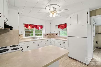 515 N Hill Street, Dallas, NC 28034 - Photo 13