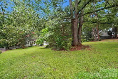 515 N Hill Street, Dallas, NC 28034 - Photo 5