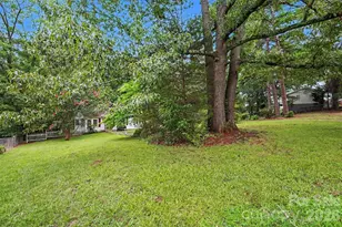 515 N Hill St, Dallas, NC 28034 - Photo 5