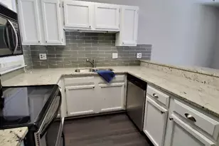 230 S Cedar St, Charlotte, NC 28202 - Photo 3