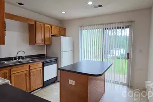 9134 Charminster Ct, Charlotte, NC 28269 - Photo 5