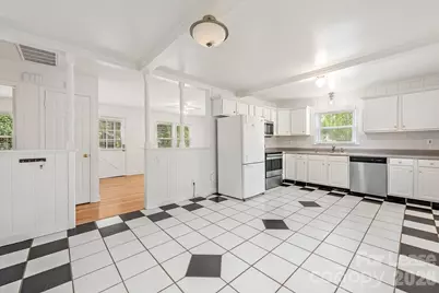 1129 Eastview Drive, Charlotte, NC 28211 - Photo 5