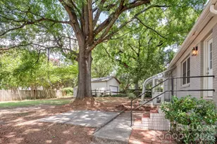 1129 Eastview Dr, Charlotte, NC 28211 - Photo 17