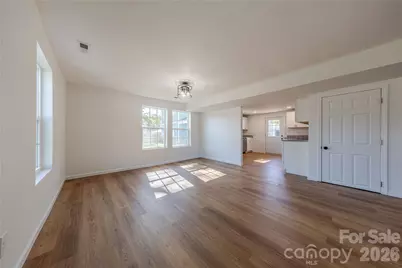 214 E Washington Avenue, Bessemer City, NC 28016 - Photo 3