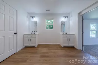 214 E Washington Avenue, Bessemer City, NC 28016 - Photo 27