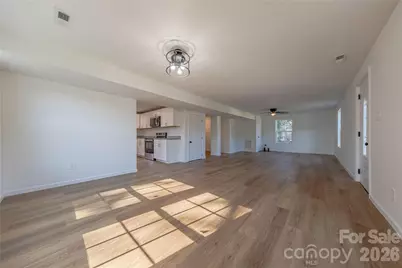 214 E Washington Avenue, Bessemer City, NC 28016 - Photo 5