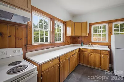 302 Catawba Avenue, Hickory, NC 28601 - Photo 11