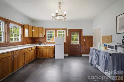 302 Catawba Avenue, Hickory, NC 28601 - Photo 9