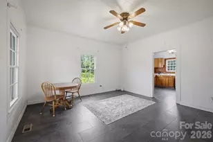 302 Catawba Ave, Hickory, NC 28601 - Photo 7