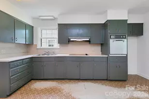 105 Parkview Dr, Brevard, NC 28712 - Photo 17