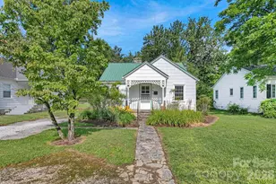 105 Parkview Dr, Brevard, NC 28712 - Photo 3