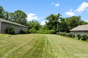 201 N Mapleton Dr, East Flat Rock, NC 28726 - Photo 25