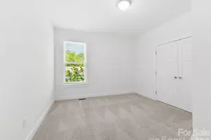 201 N Mapleton Dr, East Flat Rock, NC 28726 - Photo 17