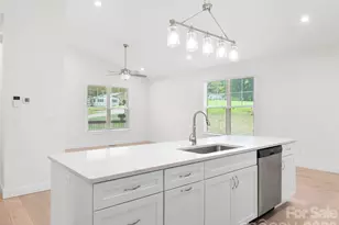 201 N Mapleton Dr, East Flat Rock, NC 28726 - Photo 11