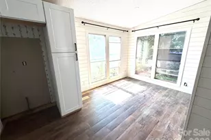 1050 Gold Mine Dr, Catawba, NC 28609 - Photo 5