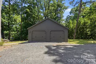 18532 Rosapenny Rd, Charlotte, NC 28278 - Photo 37