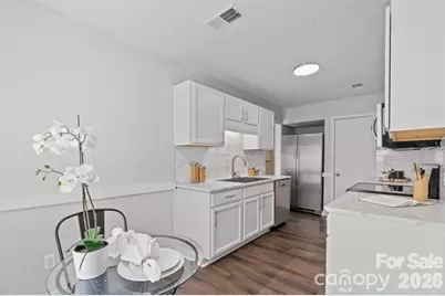 4340 N Center Street #403, Hickory, NC 28601 - Photo 5