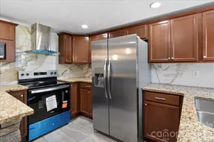 136 W Wilhemenia St, Marion, NC 28752 - Photo 17