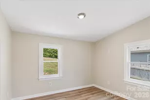 136 W Wilhemenia St, Marion, NC 28752 - Photo 33
