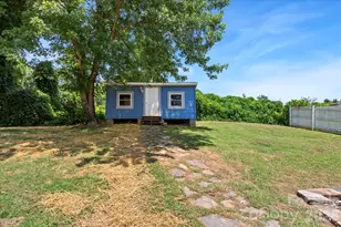 136 W Wilhemenia St, Marion, NC 28752 - Photo 7