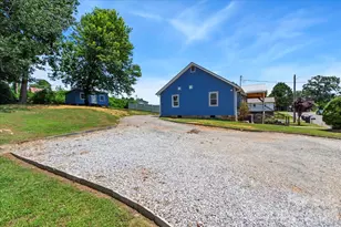 136 W Wilhemenia St, Marion, NC 28752 - Photo 5