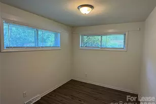 544 Blendwood Dr, Charlotte, NC 28215 - Photo 7