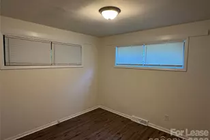 544 Blendwood Dr, Charlotte, NC 28215 - Photo 9