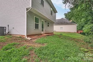 8500 4 Sisters Ln, Charlotte, NC 28215 - Photo 31