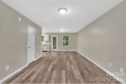 8500 Four Sisters Lane, Charlotte, NC 28215 - Photo 5