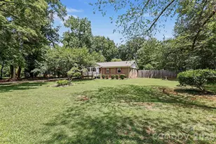 821 Ferrell Ave, Charlotte, NC 28216 - Photo 3