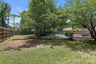 821 Ferrell Avenue, Charlotte, NC 28216 - Photo 31