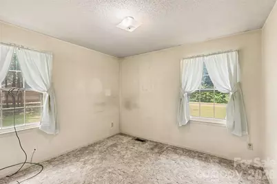 821 Ferrell Avenue, Charlotte, NC 28216 - Photo 25