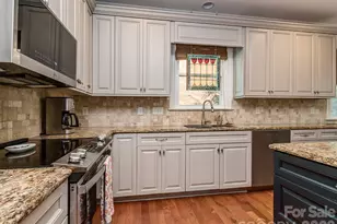 223 N Brackenbury Ln, Charlotte, NC 28270 - Photo 17