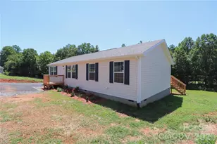 3093 Peaceful Mdws Dr, Morganton, NC 28655 - Photo 3