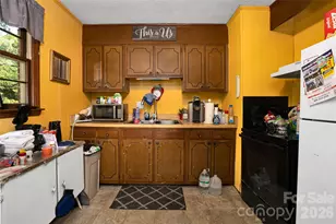 308 S Pine St, Dallas, NC 28034 - Photo 5