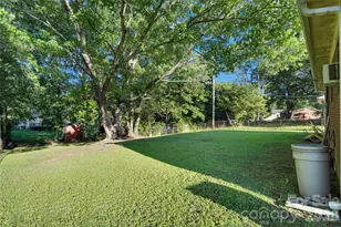 308 S Pine St, Dallas, NC 28034 - Photo 17