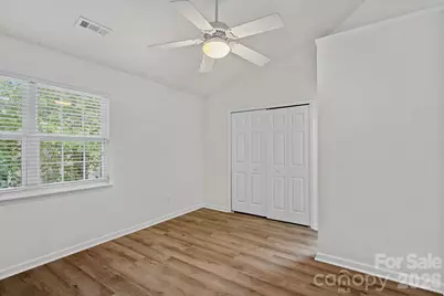 10822 Holly Ridge Boulevard, Charlotte, NC 28216 - Photo 15