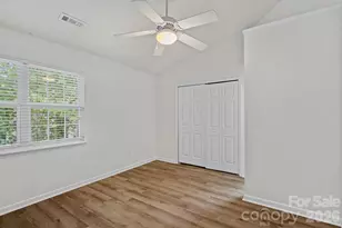 10822 Holly Ridge Blvd, Charlotte, NC 28216 - Photo 15