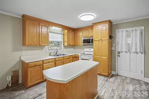 202 W Debby Dr, Shelby, NC 28152 - Photo 13
