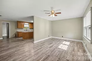 202 W Debby Dr, Shelby, NC 28152 - Photo 9