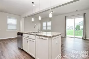 9328 Glenburn Ln, Charlotte, NC 28278 - Photo 7