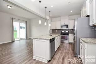 9328 Glenburn Ln, Charlotte, NC 28278 - Photo 5