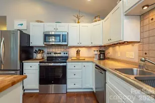 43 Flynn Branch Rd, Asheville, NC 28804 - Photo 5