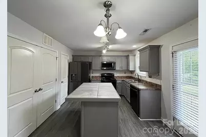 4828 Lynn Lee Circle, Charlotte, NC 28269 - Photo 3