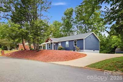 1515 Berkley Street SW, Lenoir, NC 28645 - Photo 5