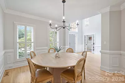 7701 Walthall Court, Charlotte, NC 28210 - Photo 9