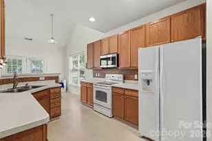 10729 Yellow Tail Ct, Charlotte, NC 28270 - Photo 11