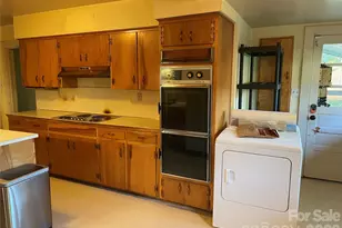 318 Academy St, Canton, NC 28716 - Photo 25