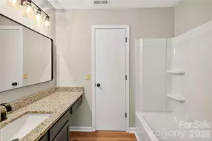6407 Windsor Gate Ln, Charlotte, NC 28215 - Photo 15